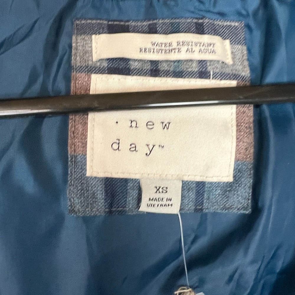 A New‎ Day Insulated Puffer Coat Womens XS Blue Plaid Hooded Warm Winter Casual - Picture 4 of 9